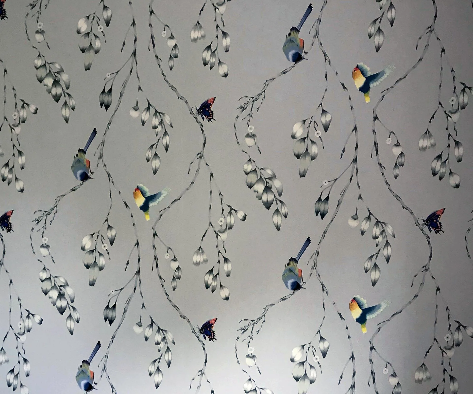Vogeltapete als Akzentwand